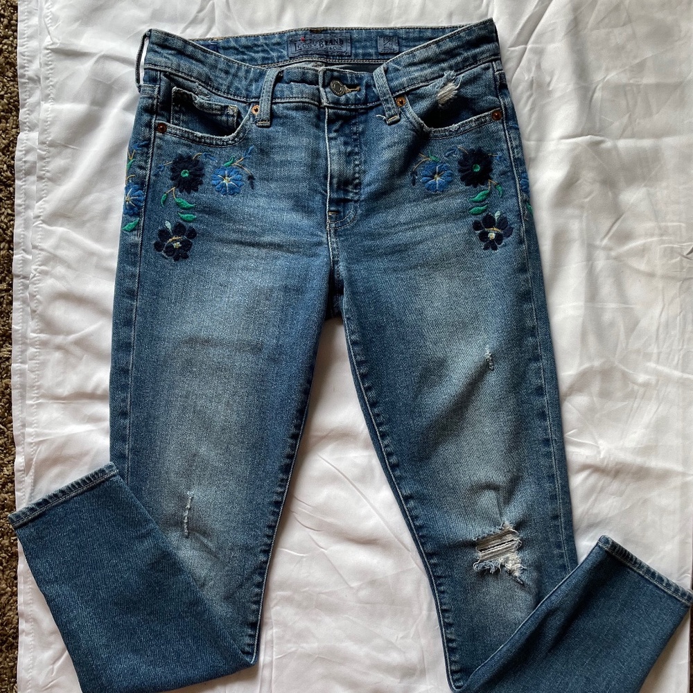 Lucky Brand Jeans w/ embroidery